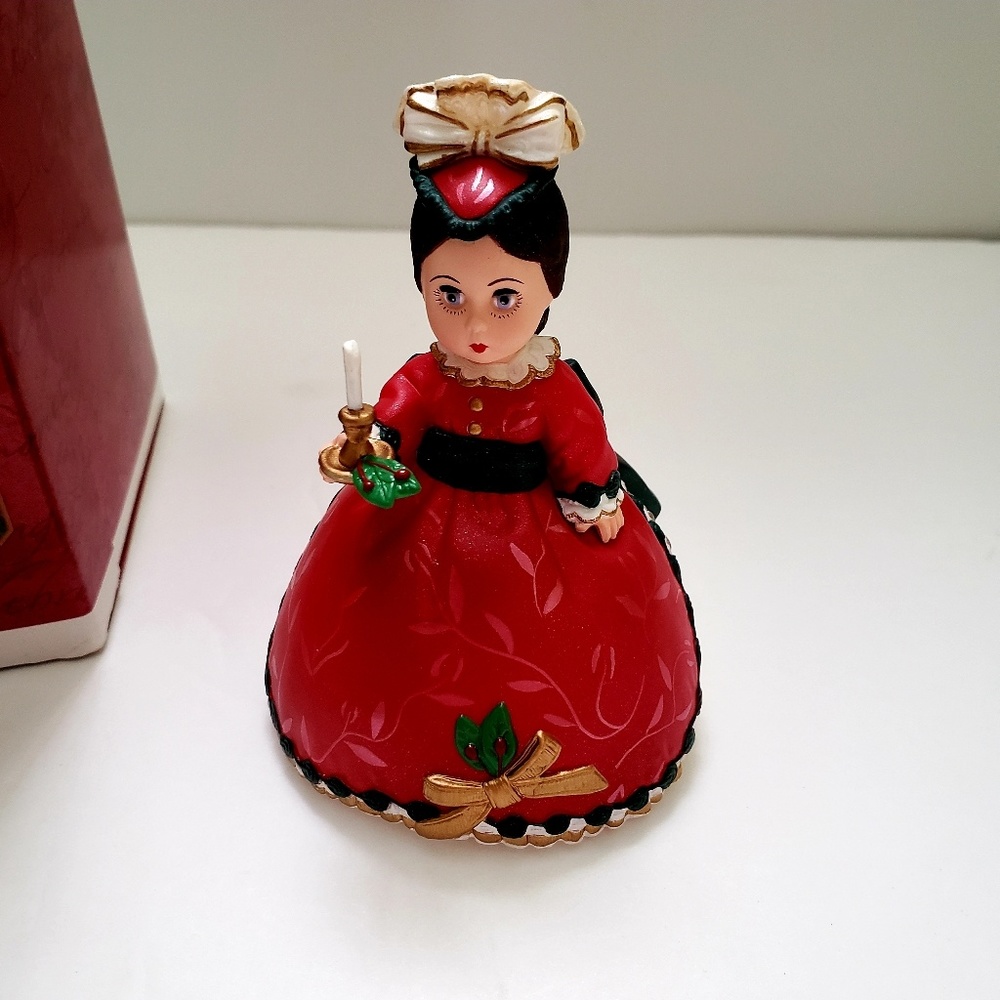 HALLMARK Madame Alexander ornament